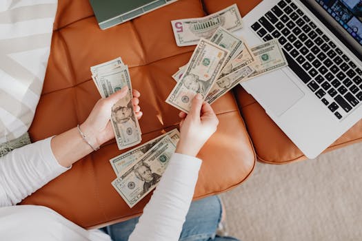 woman budgeting with her laptop